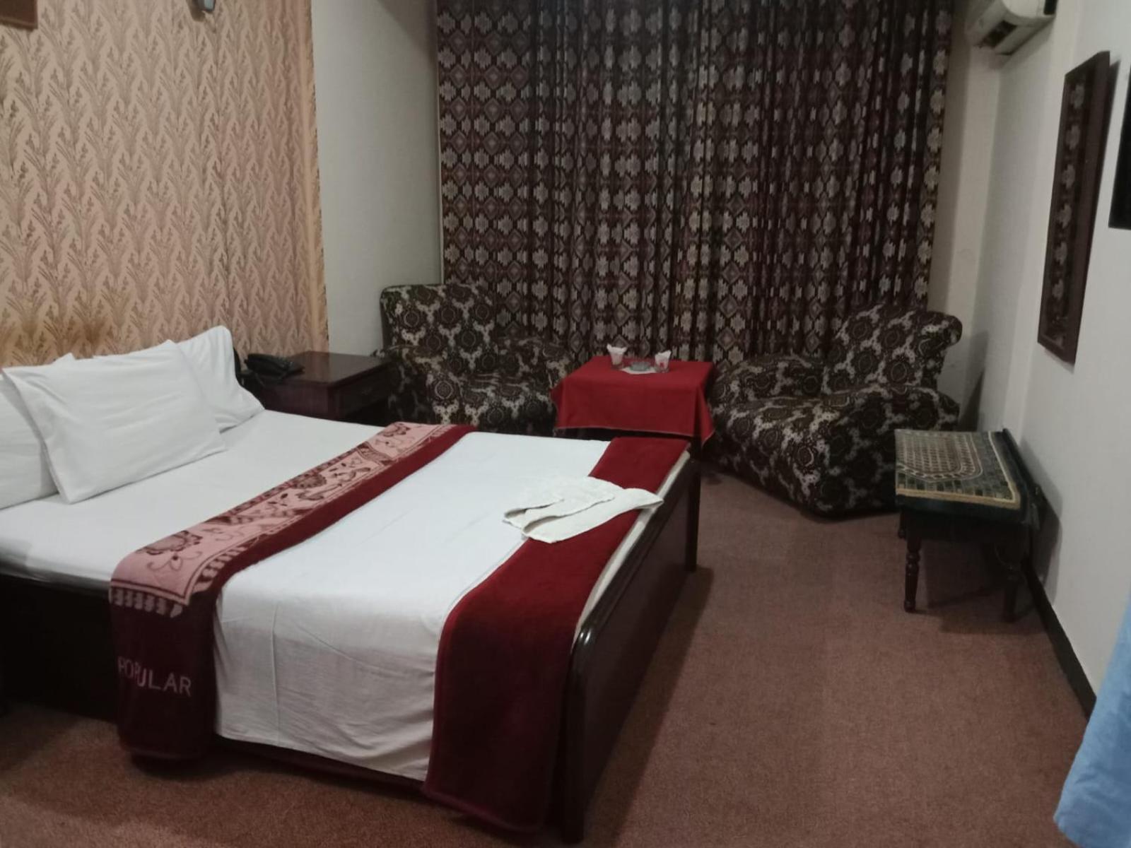 Hotel Al Badar ราวัลปินดี ภายนอก รูปภาพ